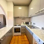 Cozy 1-bedroom Apartment, Pool, Апартаменти