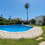 Cozy 1-bedroom Apartment, Pool, Apartman