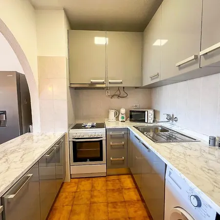 Cozy 1-bedroom Apartment, Pool, 아파트