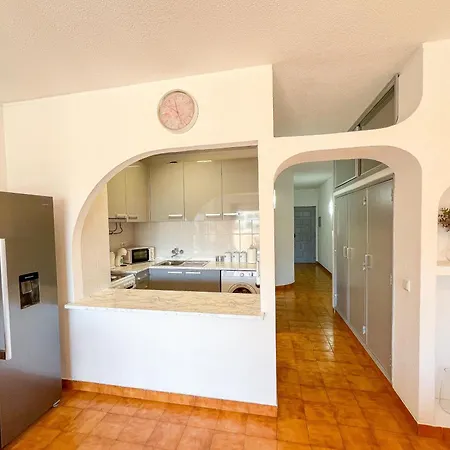 Cozy 1-bedroom Apartment, Pool, Албуфейра