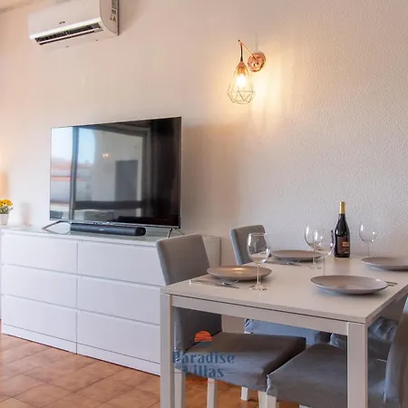 Cozy 1-bedroom Apartment, Pool, Αλμπουφέιρα