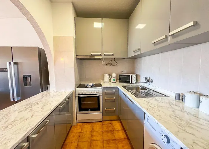 Cozy 1-bedroom Apartment, Pool, 公寓