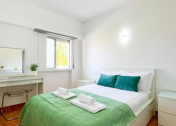 Cozy 1-bedroom Apartment, Pool, *