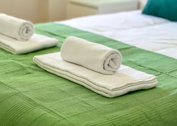 Cozy 1-bedroom Apartment, Pool, 阿尔布费拉