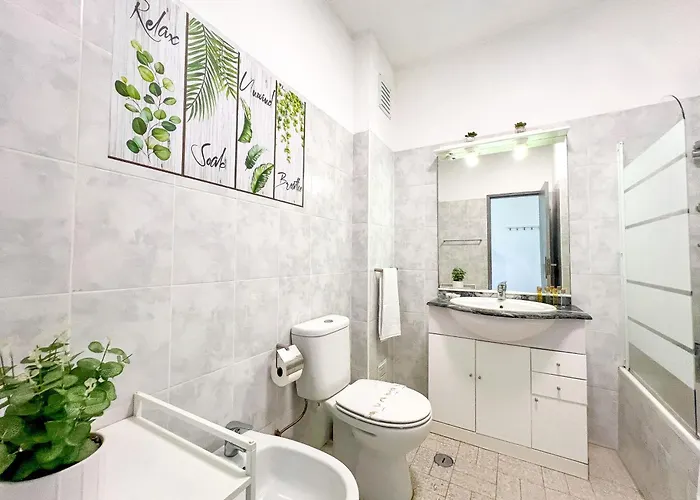 Cozy 1-bedroom Apartment, Pool, *