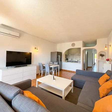 Cozy 1-bedroom Apartment, Pool, 알부페이라